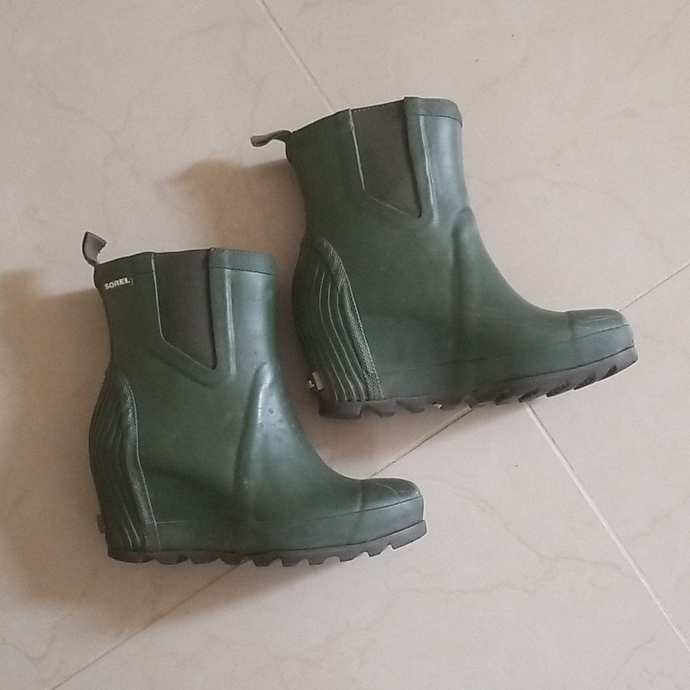 Sorel Green Winter Rain Boots Ankle Height Matte Finish